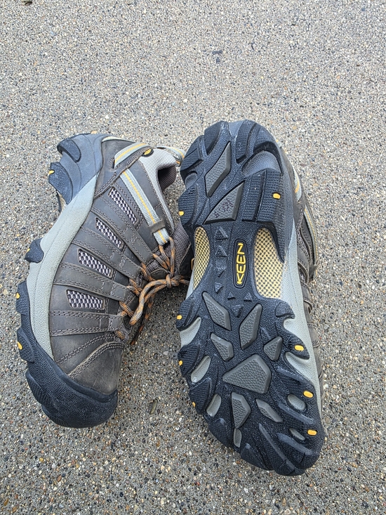 KEEN Men\'s Gray and Brown Trail Hiking Shoes 10.5 main image 15